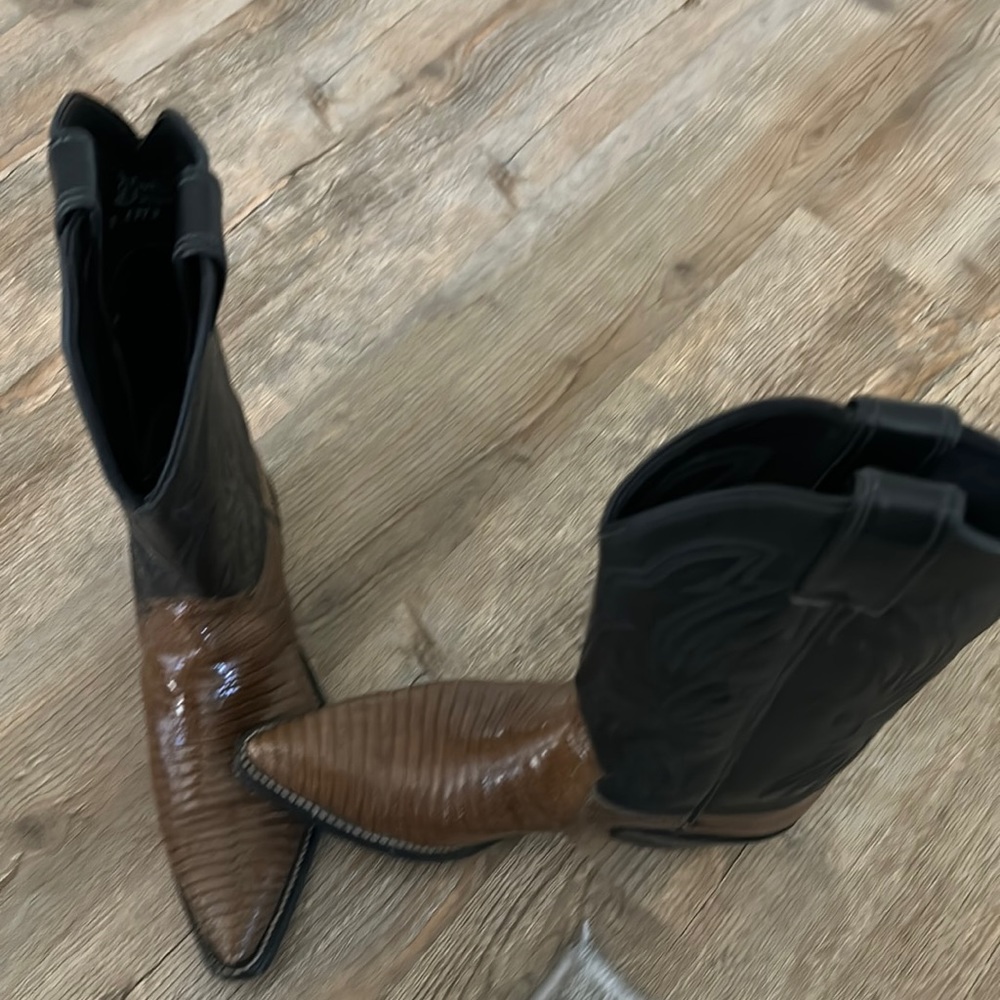 Justin Cowgirl boots